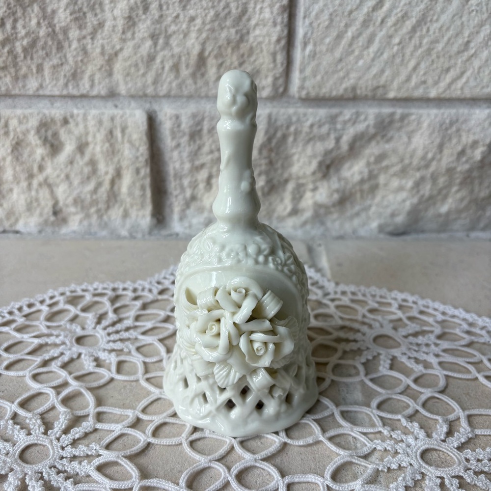 Vintage White Porcelain Open Lace Sculptured
Rose Wedding Hand Bell
